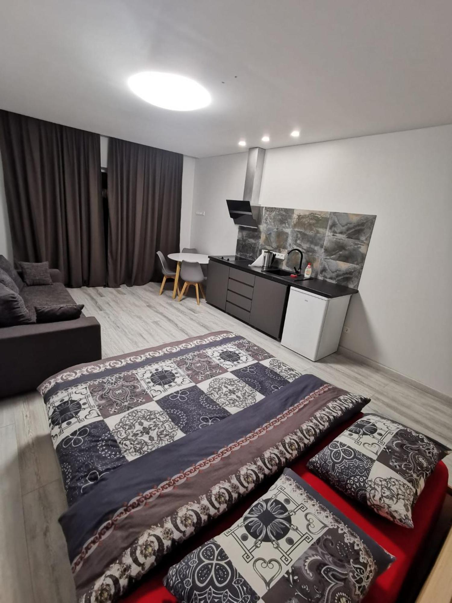 K-Town - Apartments Viabaltic Kaunas Habitación foto